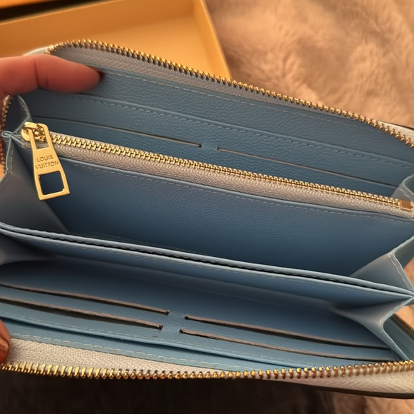 Blue Wallet - Picture 2 of 6